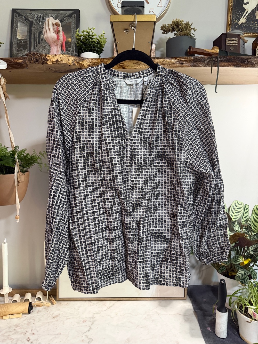NWT b.young Ikaia Blouse Black and White Patterned